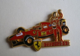 PIN'S  FORMULE 1 -   Ferrari N° 27 Années 90 ( Arthus Bertrand Fabricant). - F1