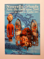 ARTS PACIFIQUE SUD - OCEANIE / NOUVELLE IRLANDE - Figurine Masculine , Mulamia - Carte Publicitaire Musée Branly - Articles Of Virtu