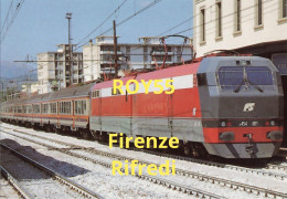 Toscana Firenze Rifredi Stazione Ferroviaria Treno In Sosta Sul Primo Binario Agosto 1990 (v.retro) - Stations - Met Treinen