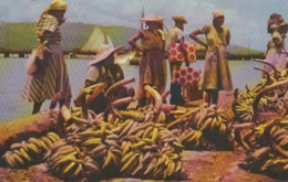 PORT AU PRINCE, A SELLER OF BANANAS  COULEUR  REF 14560 - Haïti