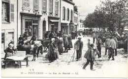 29 PONT-CROIX - La Rue Du Marché - N° 13 - Animation - Quelques Bovins  LL. - Pont-Croix