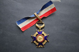 Ordre Médaille France   à Identifier  Commandeur  République Française - Frankrijk