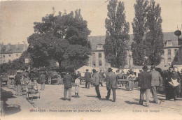 25-BESANCON- PLACE LABOUREE UN JOUR DE MARCHE - Besancon