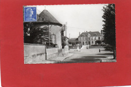 89-----MONETEAU---Place De La Mairie--voir 2 Scans - Moneteau