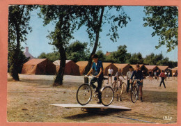 OOSTDUINKERKE - FLANDRE OCCIDENTALE - CENTRE DE VACANCES LA HESTRE - JEUX DE CAMP - VELO CYCLISTE CYCLISME - ECRITE - Oostduinkerke