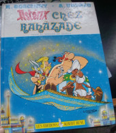 Astérix  , Les Lauriers De César , Uderzo - Goscinny , Editions Albert René   ( 1993 ) - Astérix