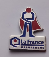 S39 Pin's La France Assurances Assurance Mutuelle De France Devient France Mutuelle Achat Immédiat - Administrations