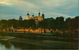 Kleinformatkarte Angestrahlter TOWER OF LONDON - Tower Of London