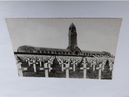 B1 Cp Militaria/Cimetière National De Douamont. - Cimetières Militaires