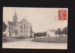 CPA - 78 - Rambouillet - La Place Et L'Eglise - Petite Animation - Circulée - Rambouillet