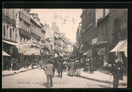 CPA Moulins, Rue D`Allier Un Jour De Foire  - Moulins