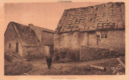 FRANCE - Auvergne - Habitations Villageoises - Carte Postale Ancienne - Auvergne Types D'Auvergne