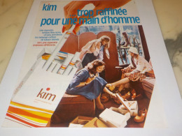 ANCIENNE PUBLICITE  TROP RAFFINEE POUR UN HOMME CIGARETTE KIM  1975 - Otros & Sin Clasificación