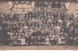 CARTE PHOTO GENERALE D'UNE ECOLE SIGNEE BERTHE MAUGE - A Identifier