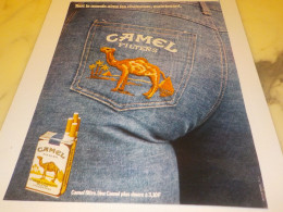 ANCIENNE  PUBLICITE LE MONDE AIME LES CHAMEAUX CAMEL 1973 - Autres & Non Classés