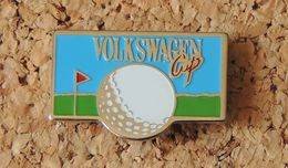 Pin's WOLKSWAGEN CUP VW Tournoi De GOLF Peint Cloisonné Fabricant Inconnu - Volkswagen