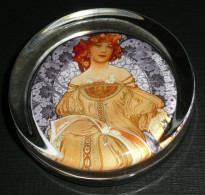 Rare Presse-papier Art Nouveau MUCHA Alphonse 2008 Femme - Glass & Crystal