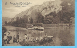 Waulsort-le Bateau Et Le Passeur D'eau-Dinant-Waulsort-Hastière-Heer-Agimont--> Touristes-animée +/-1928 (notice) - Hastière