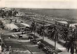 ITALIE - Viareggio - Viali E Spiaggia - Voitures - Palmiers - Les Allées Et La Plage - Carte Postale Ancienne - Viareggio