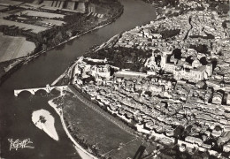 FRANCE - Avignon - Vue Aérienne - La Ville, Le Palais Des Papes , Le Pont Et La Vallée Du Rhône - Carte Postale Ancienne - Avignon (Palais & Pont)