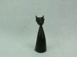 Vintage Decor Horn Cat Figurine Hand Carved Sculpmal Figure #2281 - Andere & Zonder Classificatie