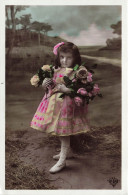 ENFANT - Fillette Avec Un Bouquet De Roses - Robe Rose - Carte Postale Ancienne - Other & Unclassified