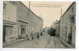85 DEP 003 CHALLANS Train Le Chemin De Fer De Fromentine Traversant La Grande Rue 1910 - Challans