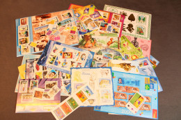 Lot 129.39 EURO Faciale Uniquement En Euros - Feuilles Et Timbres Individuels - Ungebraucht