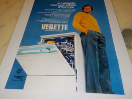 ANCIENNE PUBLICITE LA VAISSELLE C EST UNE AFFAIRE D HOMME AVEC VEDETTE 1973 - Other Apparatus