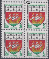 18131 Variété : N° 1186 Blason Nantes Timbre Plus Petit Et Jaune Déplacé Tenant à Normaux Dans Un Bloc De 4  ** - Unused Stamps