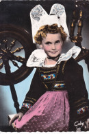 FOLKLORE DE FRANCE... LA BRETAGNE - Petite Fille De Beuzec-Conq En CONCARNEAU - Kostums