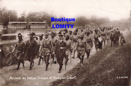Angleterre Arrival Of Indian Troops At Hampton Court CPA Troupes Indiennes - Hampton Court
