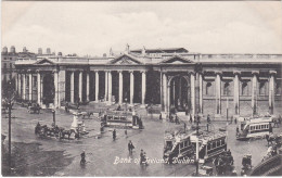 IR002 DUBLIN - ANIMEE - BANK OF IRELAND - PLACE ET ENTREE DE LA BANQUE D'IRLANDE - TRAMWAYS - EDITIONS VALENTINE - Dublin