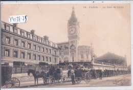 PARIS- LA GARE DE LYON- LES TAXIS HIPPOMOBILES - Stations, Underground