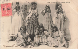 ALGERIE - Ouled Nayls - Groupe De Femmes Avec Des Habits Ornés De Bijoux - Carte Postale Ancienne - Vrouwen