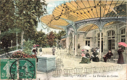 FRANCE - Vichy - La Terrasse Du Casino - Colorisé - Ombrelles - Femmes - Carte Postale Ancienne - Vichy