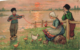 ART - Tableau - Fermière Avec Ses Fils Enroulant Une Pelotte De Laine - Cane Et Canetons - Lac - Carte Postale Ancienne - Paintings