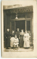 Carte Photo - Commerce - Une Famille Devant Le Bar Du Grappil... - Cafes