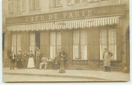 Carte Photo - Hommes, Dont Un Militaire Et Des Femmes à La Terrasse Du Café De Paris - Cafés