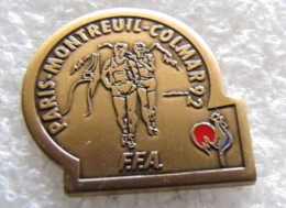 PIN'S    SPORT  ATHLÉTISME   COQ   PARIS MONTREUIL COLMAR - Atletiek