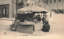 Marseille * Une Marchande D'oranges * Macrhé Fruits - Non Classés