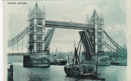 251155London, Tower Bridge. (1909) - Tower Of London