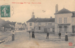 CPA 10 PINEY / PLACE DE LA HALLE / CAFE DES VOYAGEURS / EPICERIE - Other & Unclassified