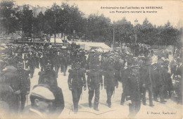 CPA 11 ANNIVERSAIRE DES FUSILLADES DE NARBONNE / LES POMPIERS OUVRANT LA MARCHE - Narbonne