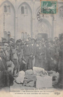 CPA 11 NARBONNE / LES TROUBLES DU MIDI / LES TUMULUS ELEVES PAR LES HABITANTS - Narbonne