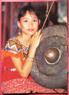 Malaisie - An Iban Girl In Traditional Costume - Malaysia