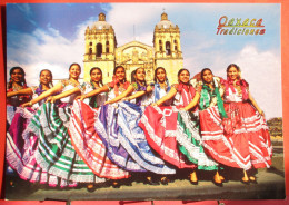 Mexique - Vestidos De Pinopeta Nacional - Region De La Costa - Estado De Oaxaca - Danseuses - Mexico