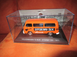 DIE CAST 1:43 - VOLKSWAGEN T2 BUS - STORMY SIX - 1971 - NUOVO IN TECA RIGIDA - Other & Unclassified