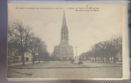 60 - Saint-Philbert-de-Grand-Lieu (Loire-Inf.) - L'église, La Place Et Le Monument Des Morts Pour La Patrie - Saint-Philbert-de-Grand-Lieu