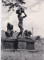 POSTCARD AFRICA - CONGO - LEOPOLDVILLE - LEMONUMENT AUX PORTEURS - Kinshasa - Leopoldville (Leopoldstadt)